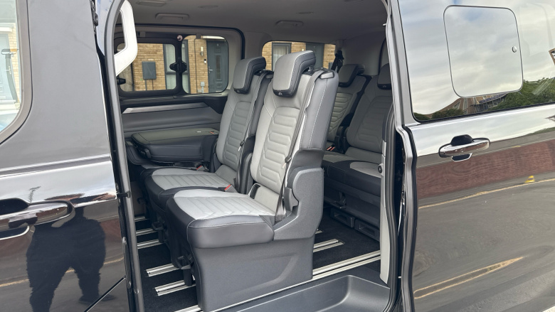 Ford Tourneo Custom 340 L1 Electric Rwd 160kW 65kWh H1 Titanium X 8 seater Auto